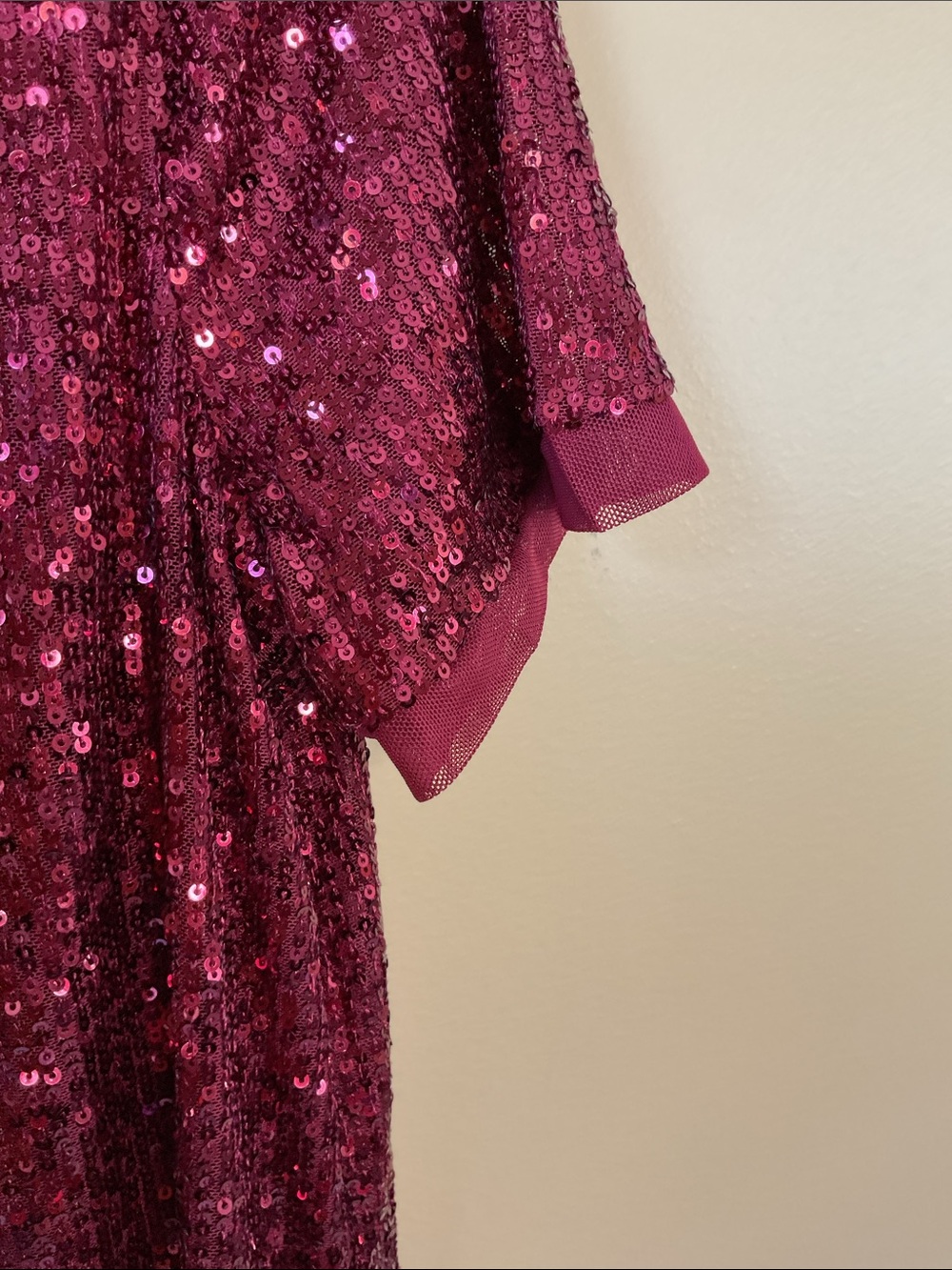 Anne Klein Burgundy Sequin Short Sleeve Top Size M NWT - Picture 3 of 4